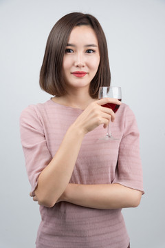 喝紅酒的女人