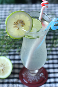 菊花檸檬蜂蜜飲