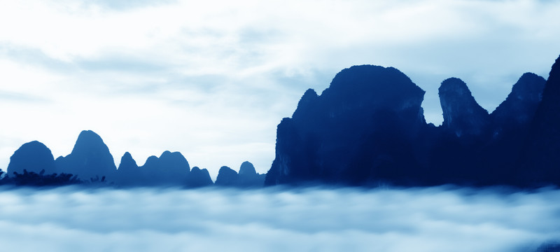 水墨山