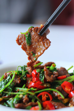 芹菜牛肉