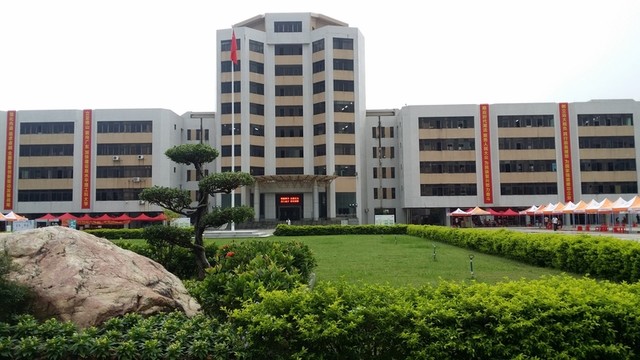 大學(xué)校園
