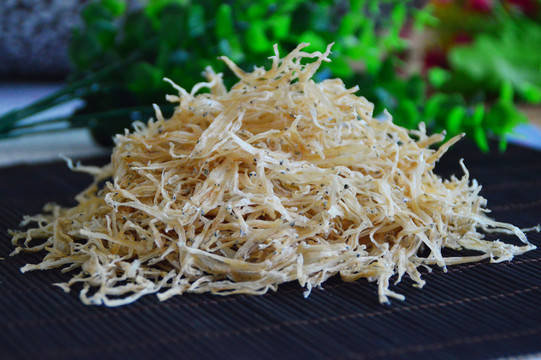 一堆銀魚(yú)