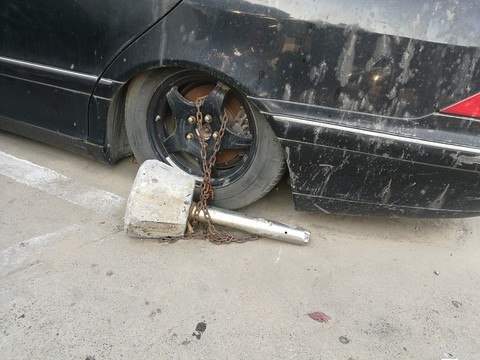 汽車 奔馳 僵尸車 長(zhǎng)期停放的