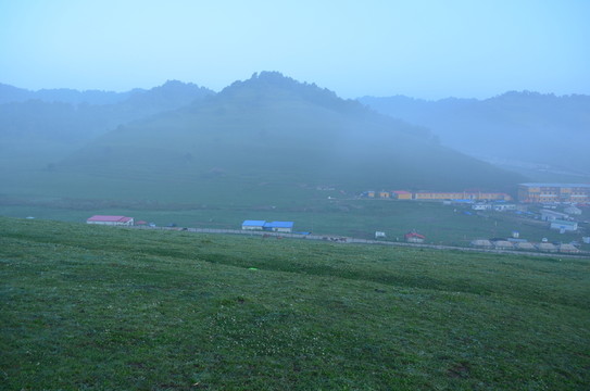 關(guān)山草原