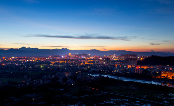 縣城 夜景 傍晚
