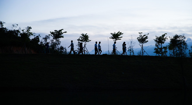 夕陽 湖畔 公園