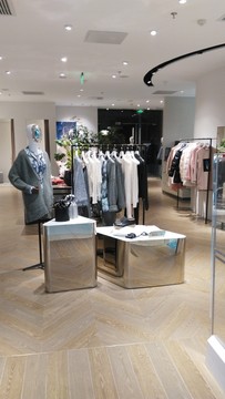 服裝專賣店賣場