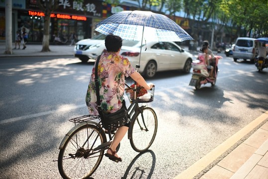 騎自行車(chē)的人