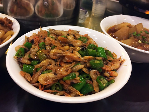 辣椒炒小河蝦