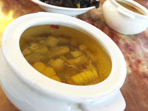 蟲草花雞湯