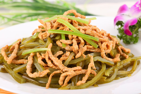 裙帶菜炒肉絲