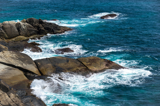 海南三亞蜈支洲島觀日巖風(fēng)景