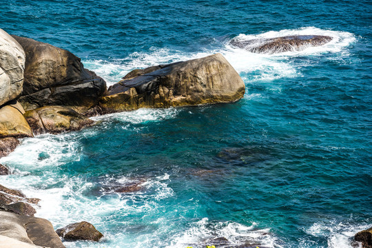 海南三亞蜈支洲島觀日巖風(fēng)景