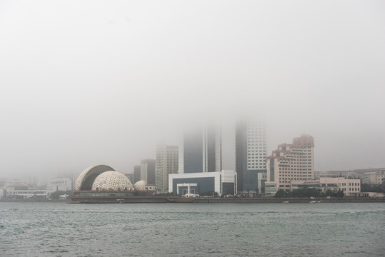 大霧下的青島