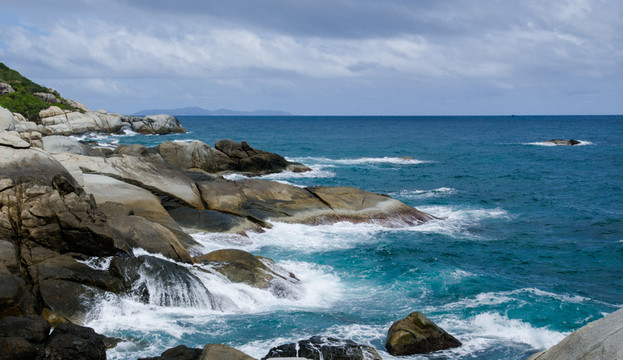 礁石 海島 白云 藍(lán)天 大海