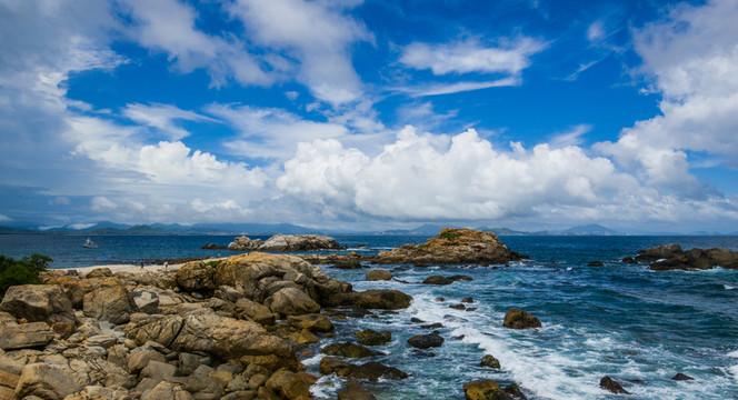 礁石 海島 白云 藍(lán)天 大海