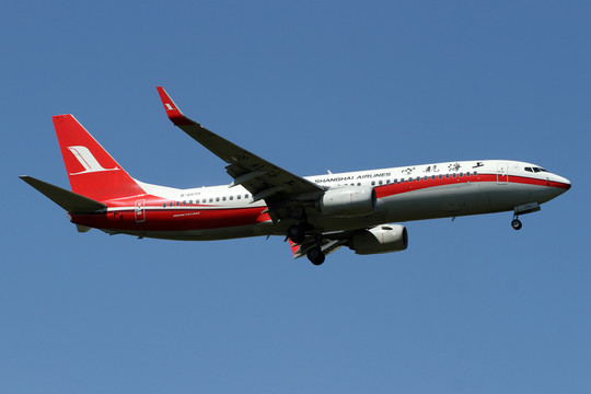 上海航空飛機降落