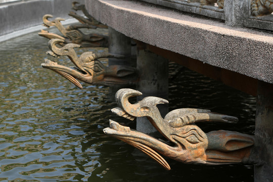 漢代龍鳥(niǎo)雕塑