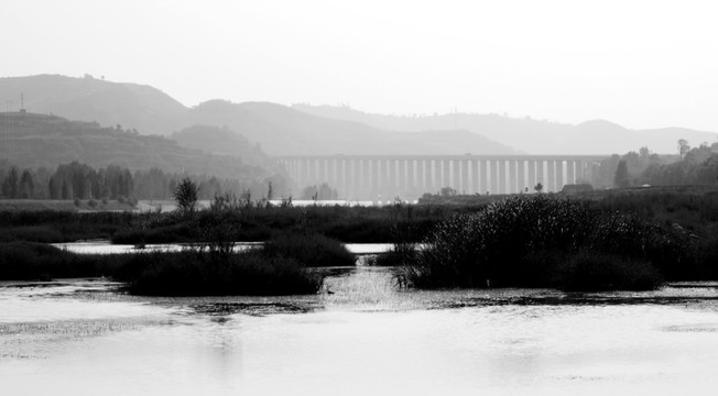 水墨洛河