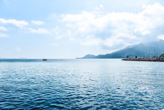 藍天白云碧海藍天