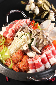 肥牛菌湯鍋