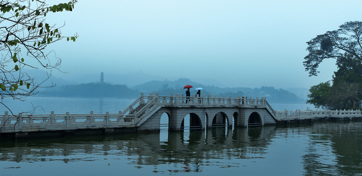 煙雨西湖