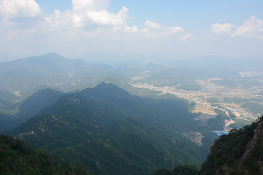 安徽績溪七姑山
