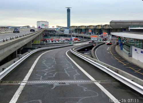 機(jī)場(chǎng)路