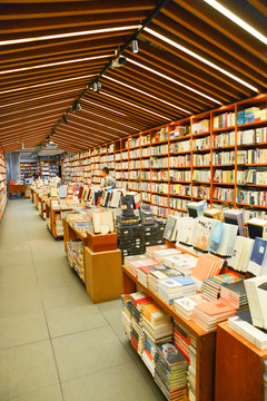 書店 書店環(huán)境 書店擺設(shè)