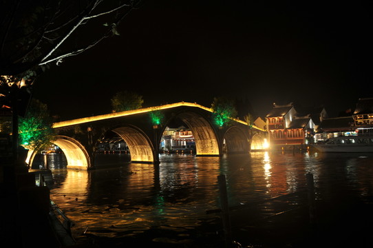 朱家角古鎮(zhèn)夜景