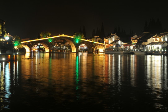 朱家角古鎮(zhèn)夜景