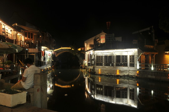 朱家角古鎮(zhèn)夜景