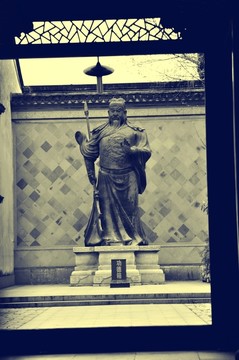 關(guān)羽石像