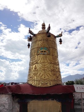 大昭寺頂部銅雕羹金勝利寶幢