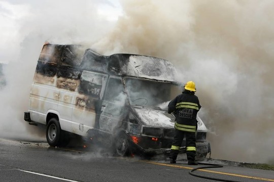 消防車和燃燒車