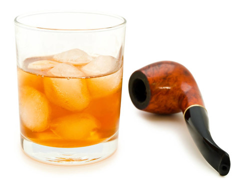 對alcoholoic喝一杯