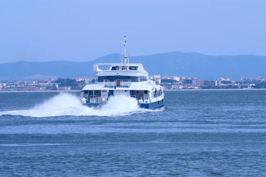 客船