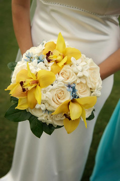 黃色和White Bridal Bouquet