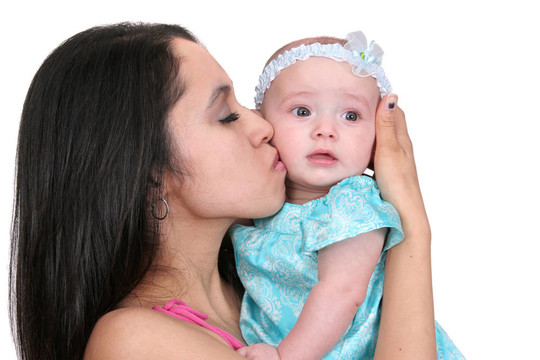 年輕的母親和女兒
