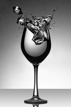 水