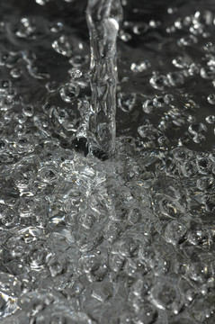 水