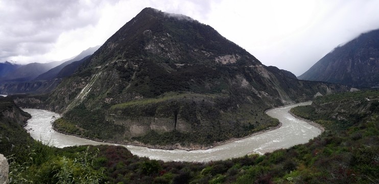 雅魯藏布江大拐彎