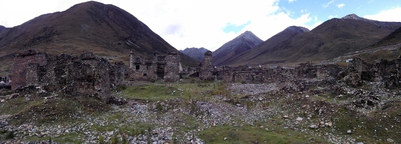 瓊果杰寺遺址全景