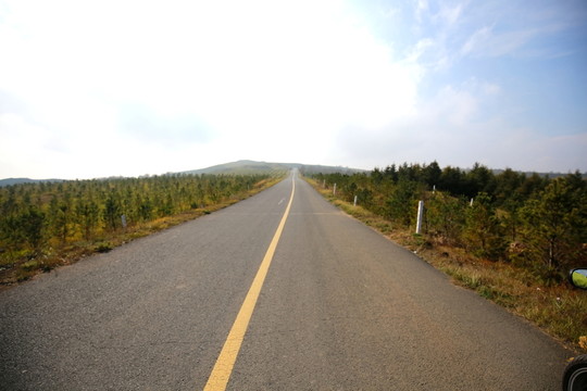 草原天路秋景