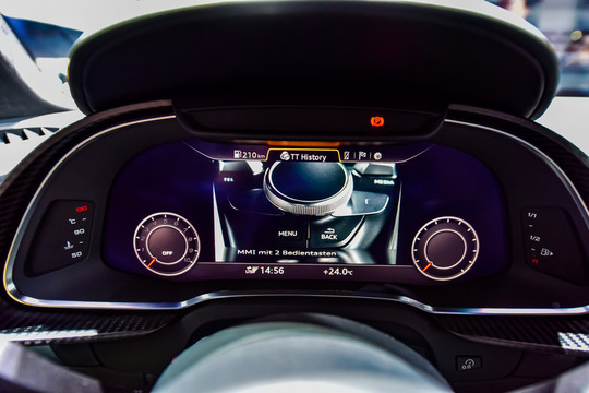 轎車儀表盤