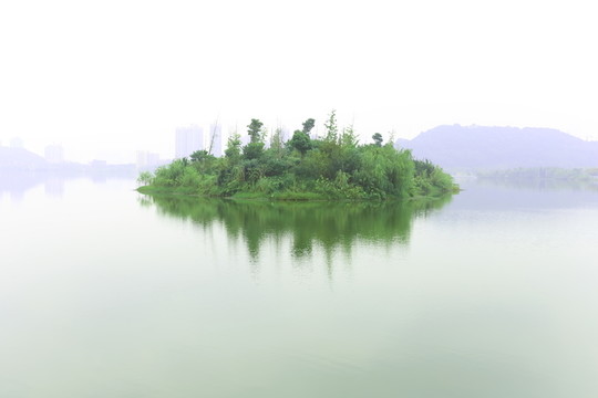湖心島