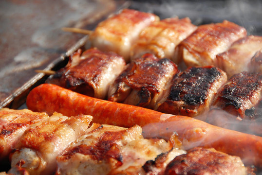 肉類在燒烤