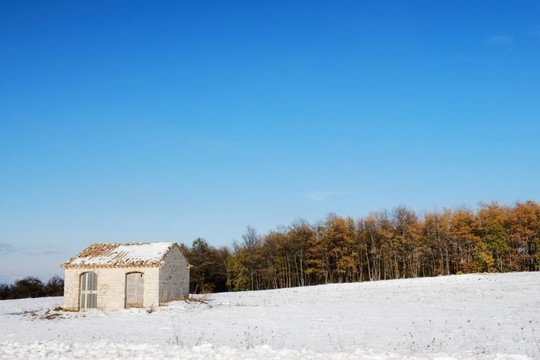 雪中的小屋