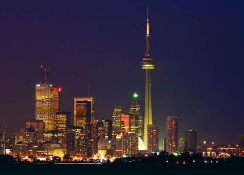 多倫多市中心的核心在夜間