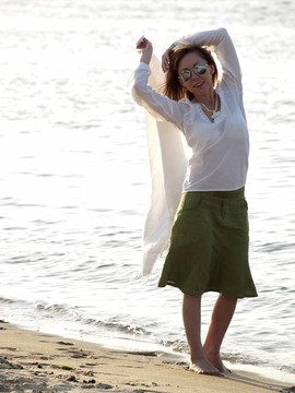 夫人在岸上